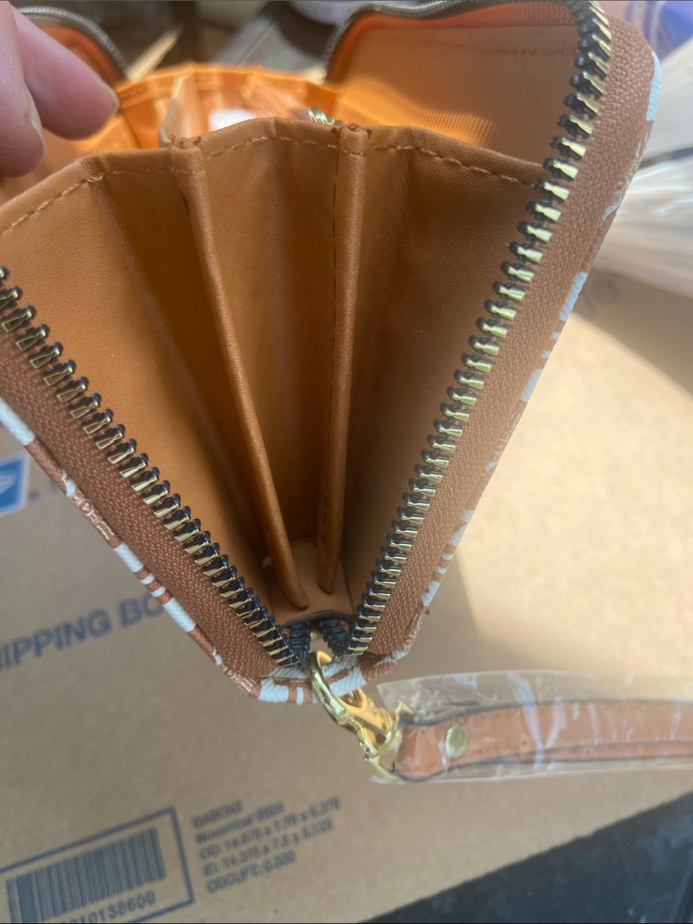 London Fog Peach and Cream Signature Zip Wallet - Picture 3 of 5